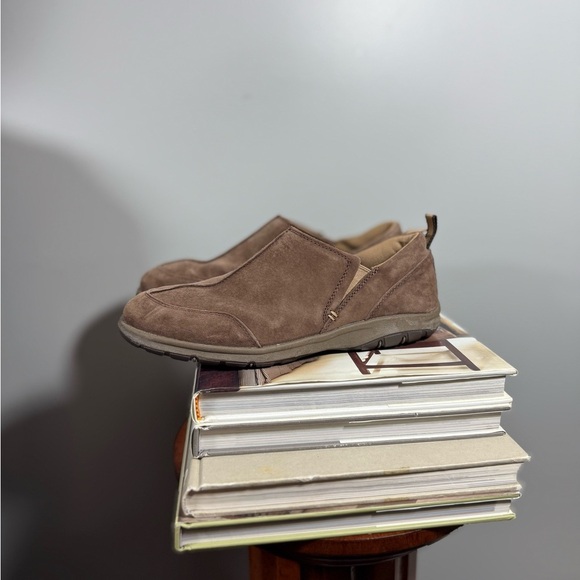 Women’s Duluth Trading Co Size 9 Brown Suede Loafers - Picture 3 of 15